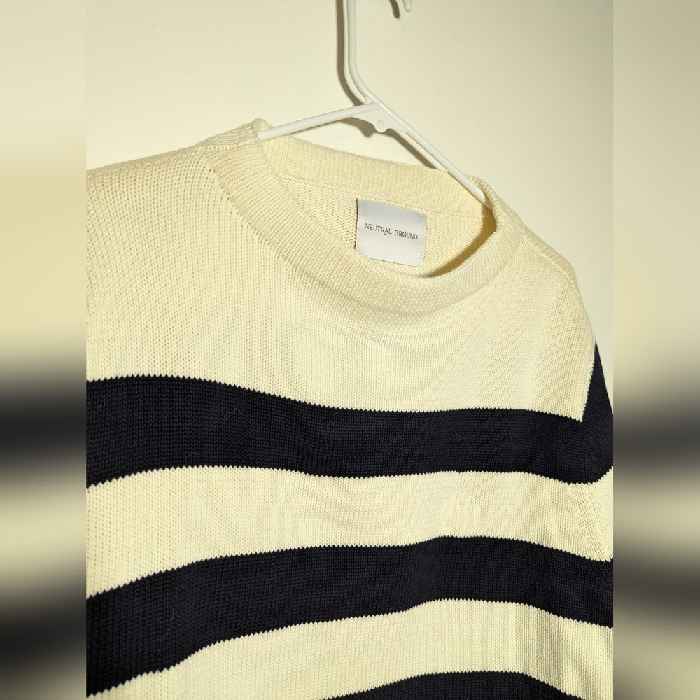 Sweater - Picture 2 of 8